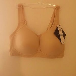Wacoal clear comfort non wire contour sports bra